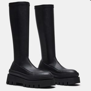 Steve Madden Titan Boot Size 9 1/2